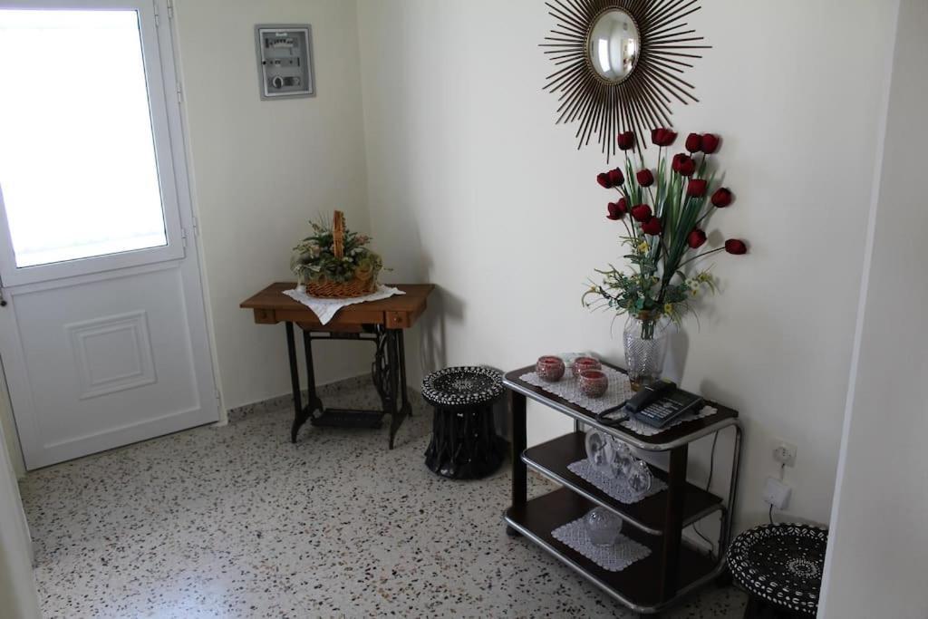 Flora's Traditional Family House *