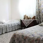 Flora\'S Traditional Family House